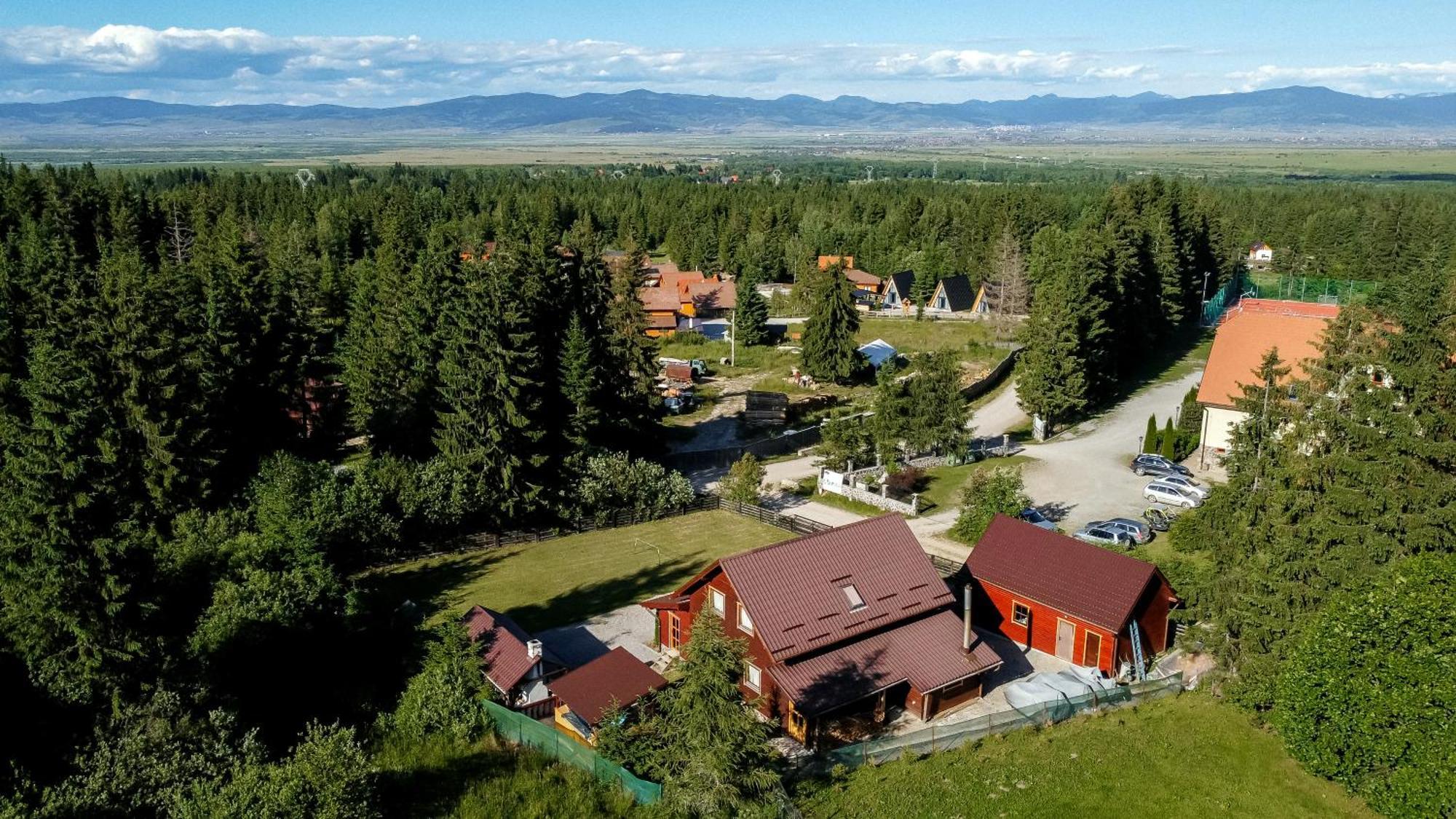 Vivien Vendeghaz Villa Borzont Exterior photo